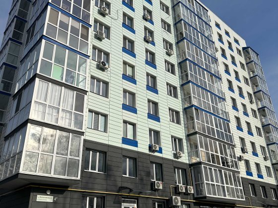 Великотирнівська  4а новий будинок   2 кімнатна квартира. Полтава