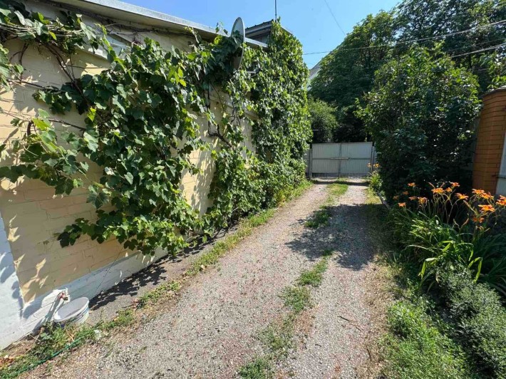 ‼️ Поділ ‼️Доступний варіант для життя!!Затишний двір!! - фото 1