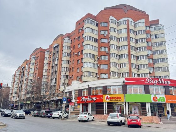 Продаж великої квартири у новому будинку на Подолі Полтава