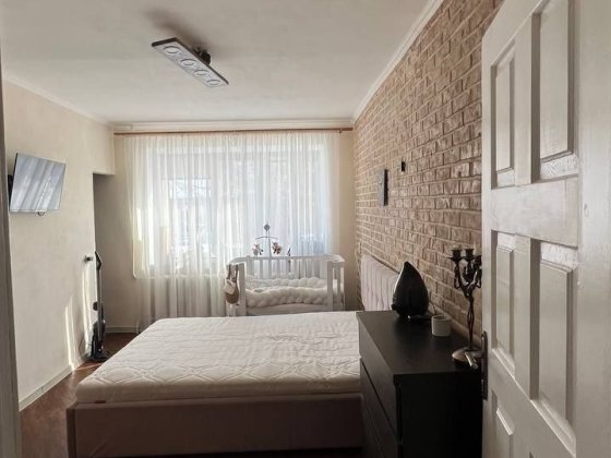 "Продам одно-двушку в цегляному будинку. Соборна БОС Ровно