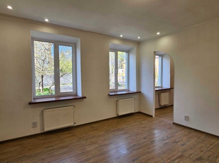 Продається квартира з гарним ремонтом - фото 1