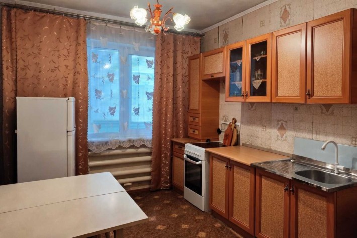 Продам 3х ком.кв. по ул.Покрышева 65 м.кв 5 этаж. - фото 1