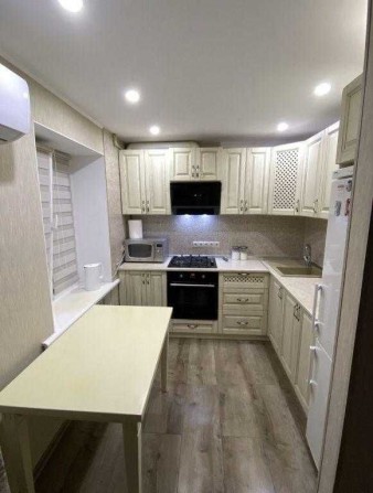 У продажу сучасна трикімнатна квартира - фото 1