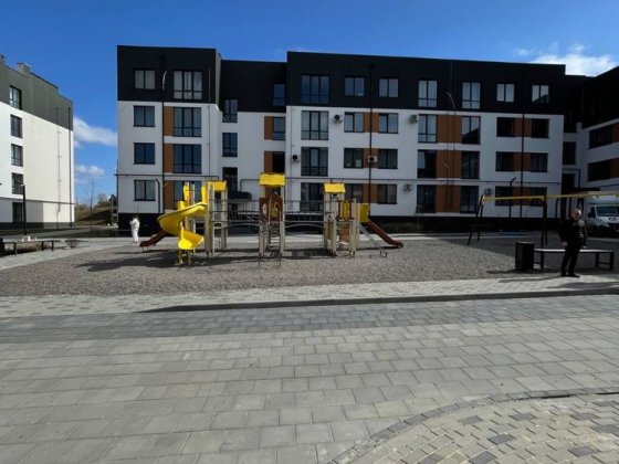 Продаж 1 кімнатної квартири з виглядом на озеро Ровно