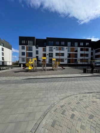 Продаж 1 кімнатної квартири з виглядом на озеро - фото 1