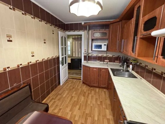 Продам 3К квартиру в цегляному будинку. Автономне газове. Центр міста Ровно