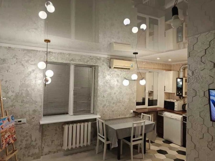 В продажу 3к квартира студія - фото 1