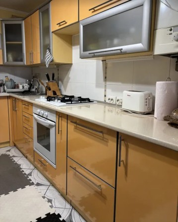 Продаж 3к квартири 88.1 кв. м на вул. Микулинецька - фото 1