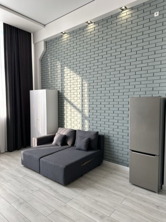 Продаж новобудови з ремонтом біля центру - фото 1