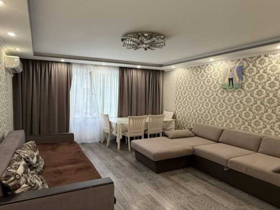 Продаж стильної 2-кімнатної квартири на Садах-3 Полтава