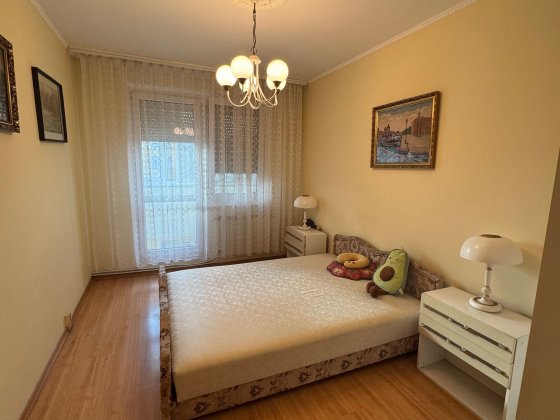 Продається 3 кімнатна квартира словацька панель Ужгород