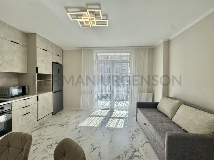 Продаж 1к квартири 49 м.кв / ЖК Мала Прага, вул. Фогарашiя - фото 1