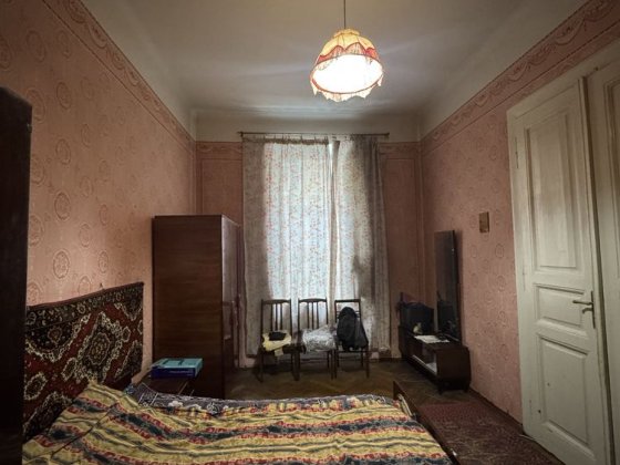 2-кімнатна квартира, вул. Першотравнева. Черновцы