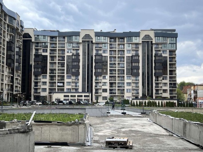 Продається простора 3 кімнатна новобудова Чернівці - фото 1