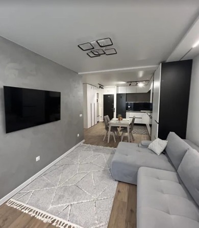 Продаж 1к квартири 52 кв. м на вул. Київська - фото 1