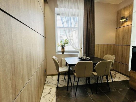 Продаж квартири з сучасним ремонтом . Ровно