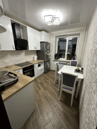 Квартира з гарним ремонтом та неймовірним видом на місто - фото 1