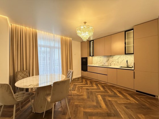 Продаж 1к квартири в Центрі Міста/ЖК Мала Прага/50 м2 Ужгород