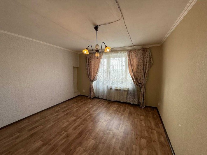 Продаж квартири в цегляному будинку | 5/9 поверх| 36 м² - фото 1