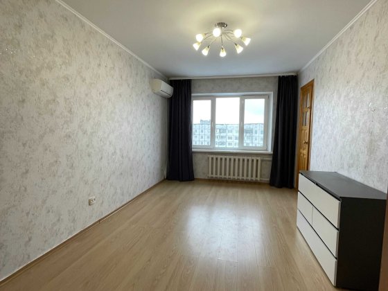 0 Продаж 3-х кімнатної квартири, р-н 12шк в хорошому дворі Рівне