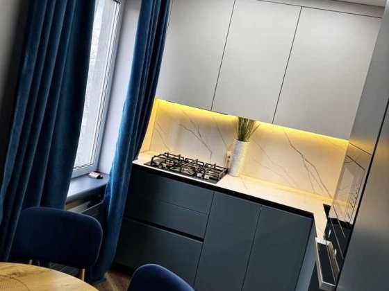 Продаж 2 кімнатної квартири 4/5 пов Євроремонт Центр №14533 Полтава