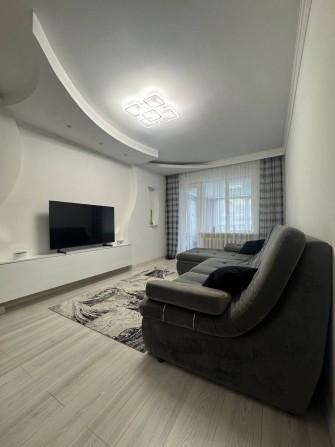 Продаж трикімнатної квартири з ремонтом у зручній локації міста - фото 1