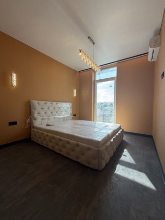 Півторакімнатна квартира з дизайнерським ремонтом | ЖК “Корона” - фото 1