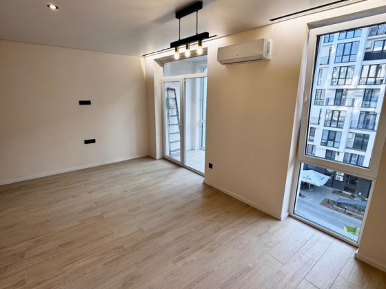 Продається простора квартира у новому житловому комплексі B4 по вулиці Баб’яка. Ужгород