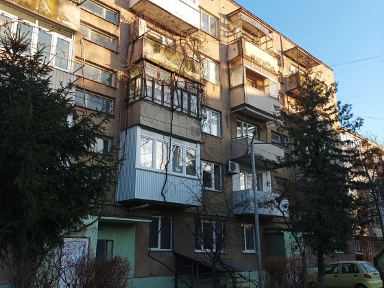 Продам Три кімнатну квартиру на Героїв 128 бригади ( 8 Березня) Ужгород