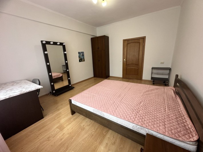 Продаж  3 кімн. Кв. Вул. Тихого. Можливо по сертифікату - фото 1