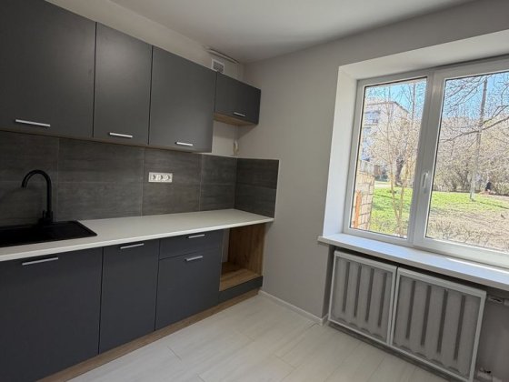 Продаж 3-к квартири по Комарова біля 6-ї школи Чернівці