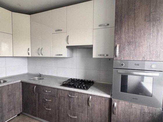 Простора 1-кімнатна квартира з ремонтом — готова до заселення Полтава