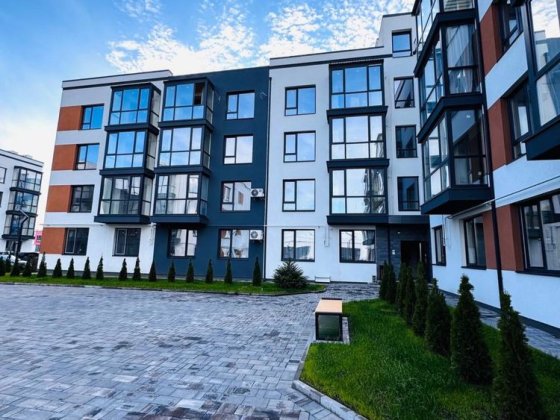 Продаж 1к квартири в жк Status ! Ровно