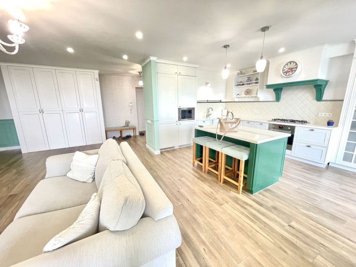 ПРОДАЖ 3 кімнатної квартири з видом на озеро - фото 1