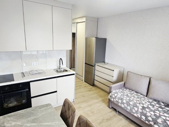 Новобудова з ремонтом та меблями Ровно