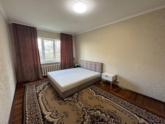 Продам 4-кімнатну квартиру. Вул. Є. Коновальця Ровно