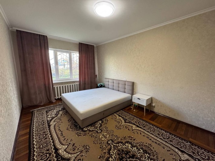 Продам 4-кімнатну квартиру. Вул. Є. Коновальця - фото 1