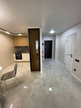 Продаж 2 кім квартири на Смакули з ремонтом в новбудові - фото 1