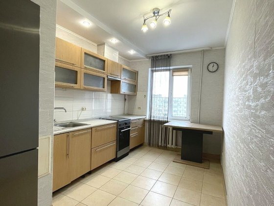 S_ТЕРМІНОВО!3-кімнатна затишна  квартира з ремонтом. Р-н 12 школи Ровно