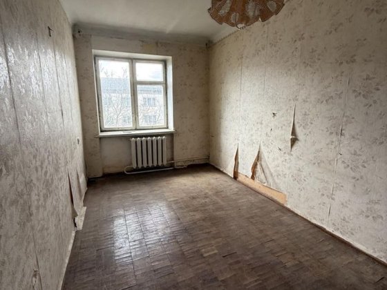 Продається 2 кімнатна квартира вул.Безручка Під Ремонт Ровно