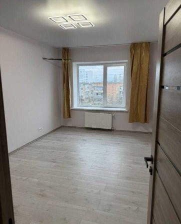 У продажу двокімнатна квартира вул. Затишна - фото 1