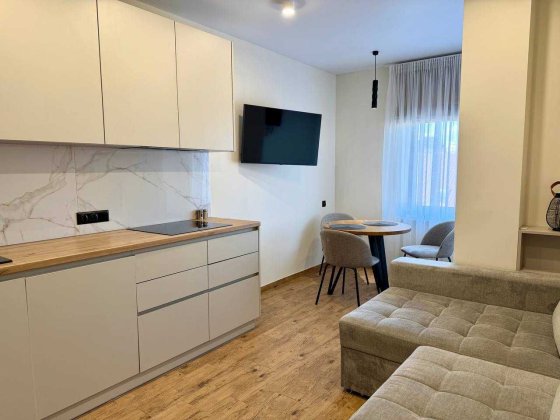 Продам 1 кімнатну квартиру з якісним ремонтом, район ЗОШ12 Ровно