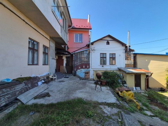 Продається 4к багаторівнева квартира вул.Краснодарська 3 Чернівці