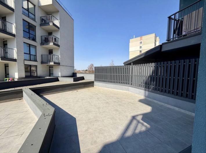 1-кімнатна квартира студія в р-н Щасливого з великою терасою‼️ - фото 1