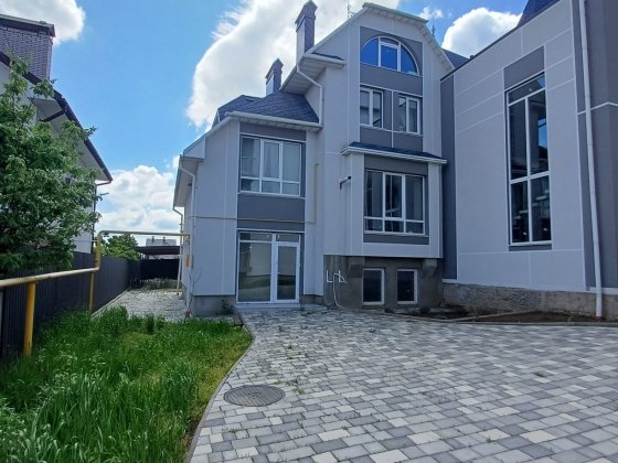 Продається велика ОДНОкімнатна квартира. Чернівці