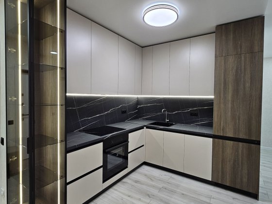 Продам видову 3х кімн.квартиру.Новий якісний ремонт Центр.Новобудова Черкассы