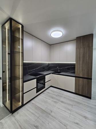 Продам видову 3х кімн.квартиру.Новий якісний ремонт Центр.Новобудова - фото 1