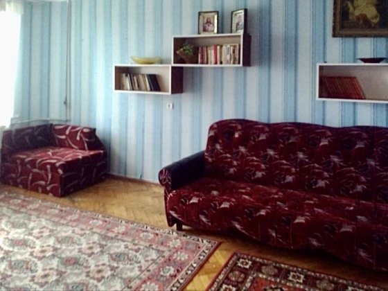 Продається 2-кімнатна квартира на проспекті Перемоги, у самому серці міста — там, де життя триває по Чернігів