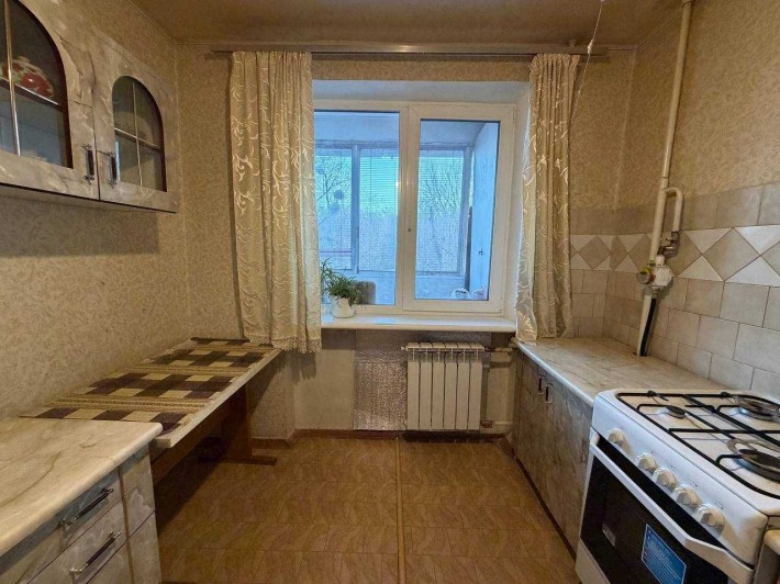 1к.в цегляному будинку, вид на парк, є газ, 3-поверх, метро 5 хв пішки - фото 1