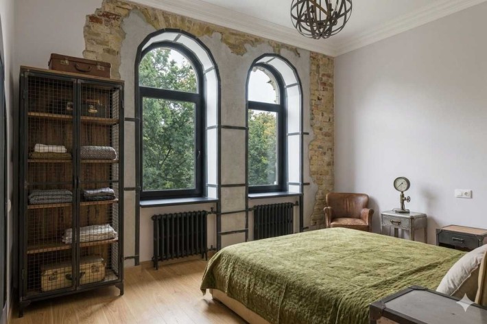 H=4m. Історичний центр, авторський індастріал лофт з видом на ботанічний сад, Університет , Золоті В - фото 1